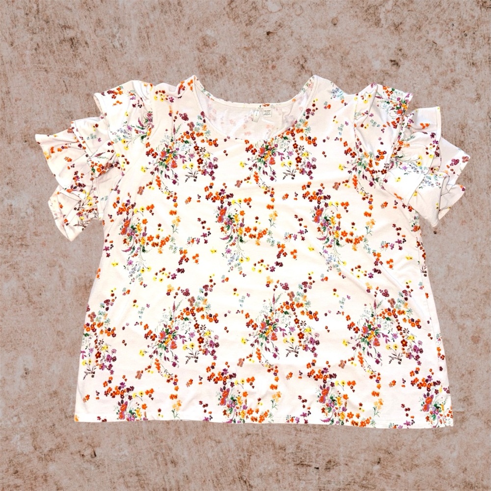 Cato White Ruffle Short Sleeve Tee with Red and Orange Floral design size 18/20W